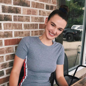 Meet your Posher, Katelyn